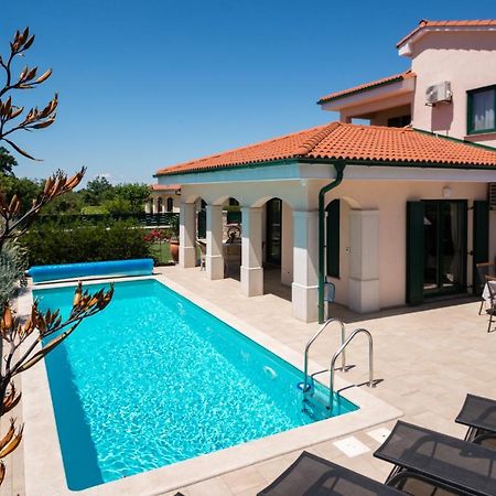Villa Luciana Spa House, บูเย ภายนอก รูปภาพ