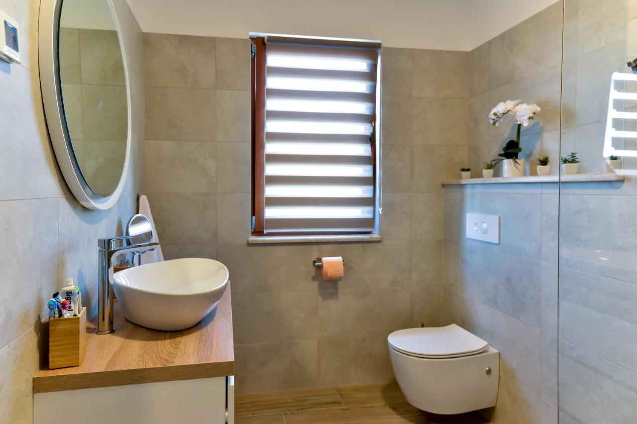 Villa Luciana Spa House, บูเย ภายนอก รูปภาพ